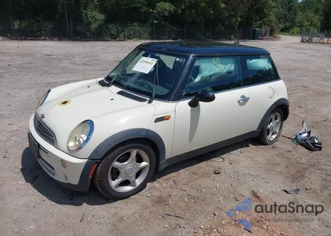 2006 Mini Cooper из США, поврежденный, VIN WMWRC33506TK71474